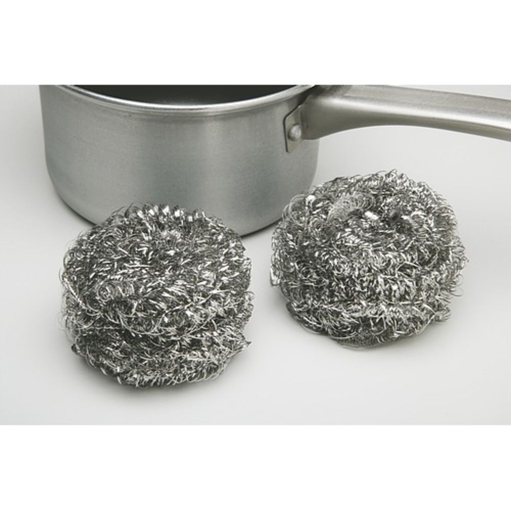 CYLINDRICAL PAD IS IDEAL FOR SCRUBBING POTS, PANS AND COOKING UTENSILS, AS WELL AS SINKS AND TABLES. PAD IS 4 IN DIAMETER AND 13/4 WIDE. HEAVYDUTY PAD IS MADE OF STAINLESS STEEL FOR LONG TIME DURABILITY