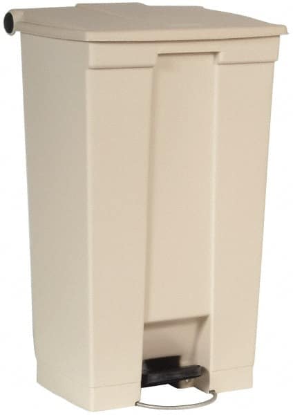 RUBBERMAID 23 Gal Rectangle Unlabeled Trash Can
